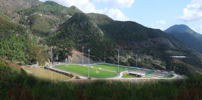 Futbol, Basketbol, ve Tenis Sahaları 
